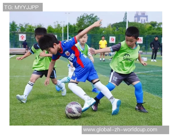 足球弥生的激情与梦想在绿茵场上绽放青春的光彩与希望